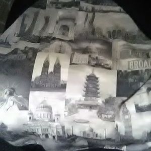 Im selling a LOVE shrit